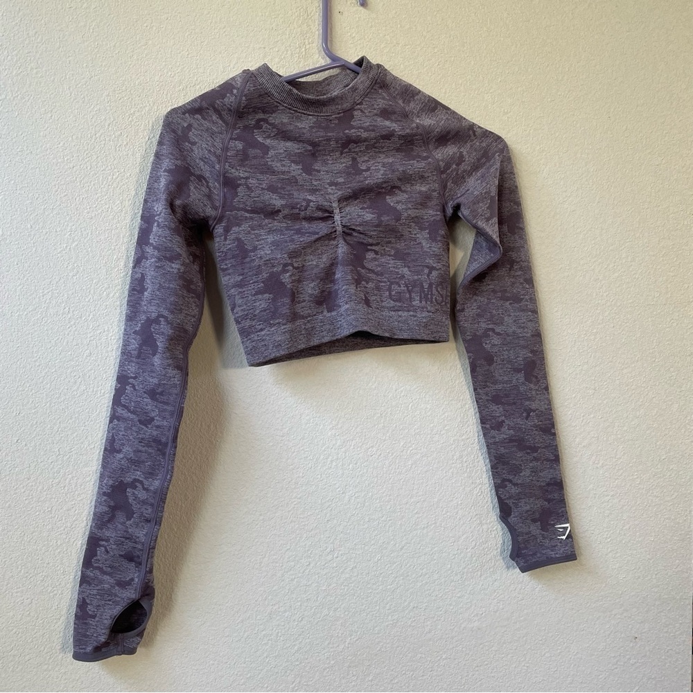 Gymshark women’s long sleeve purple exercise cropped top with thumb holes camo